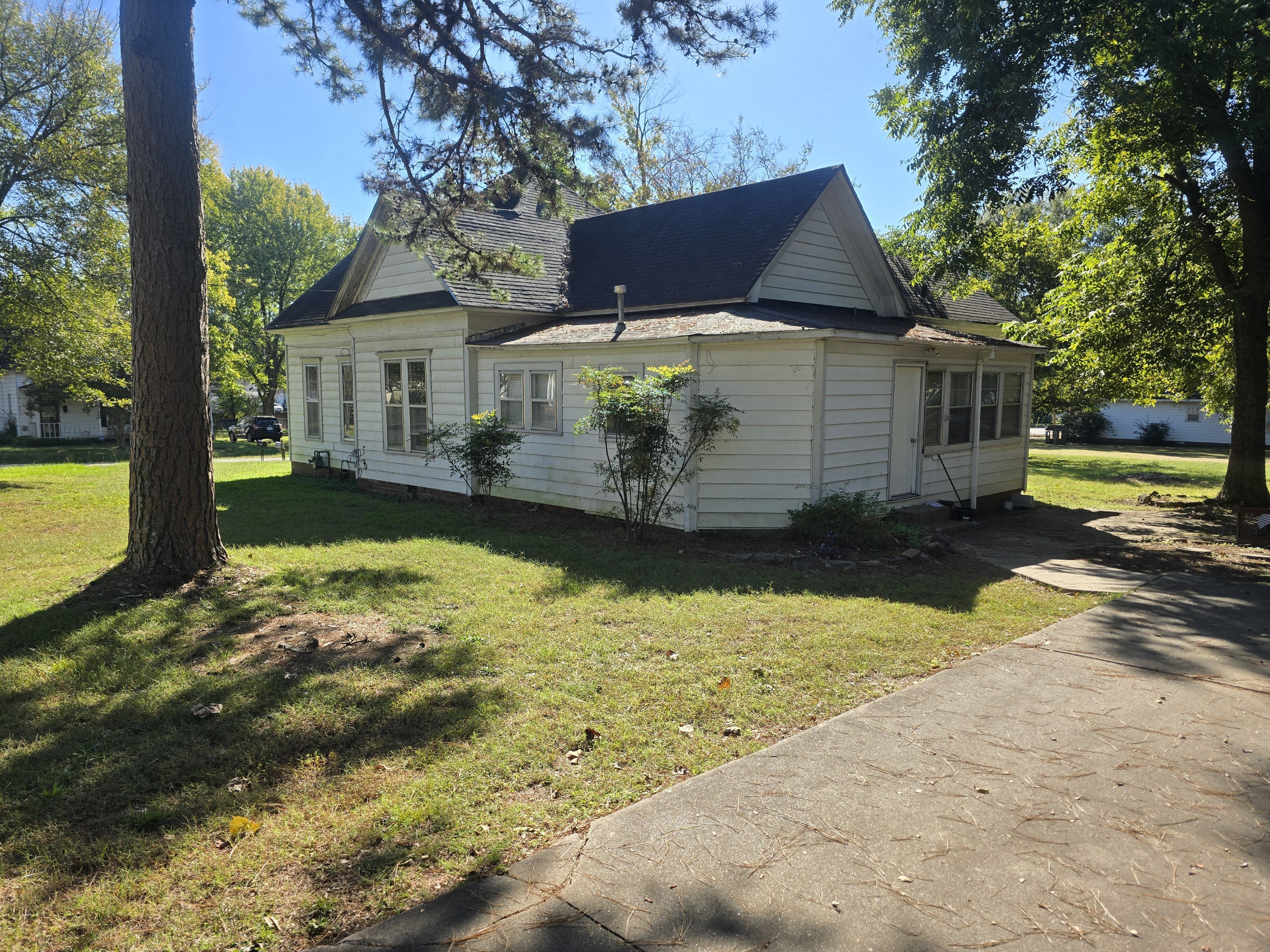 505 Avenue 2 Northeast