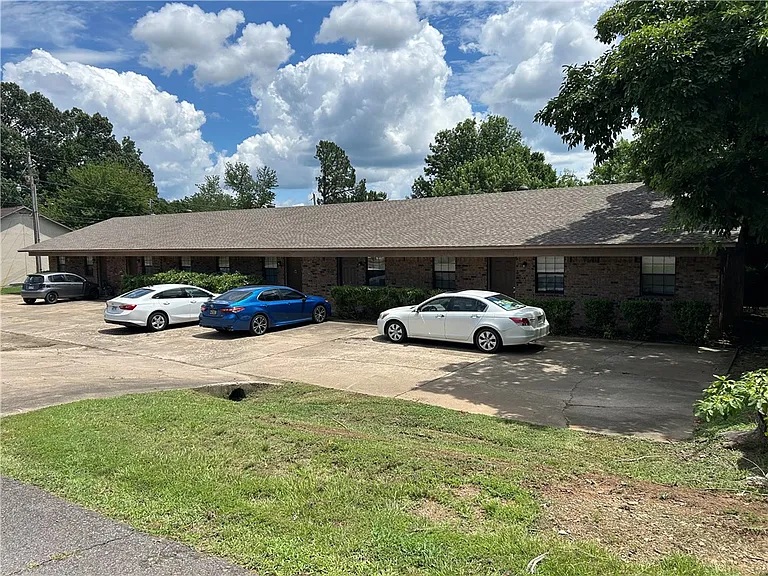 710 E O St - 4
