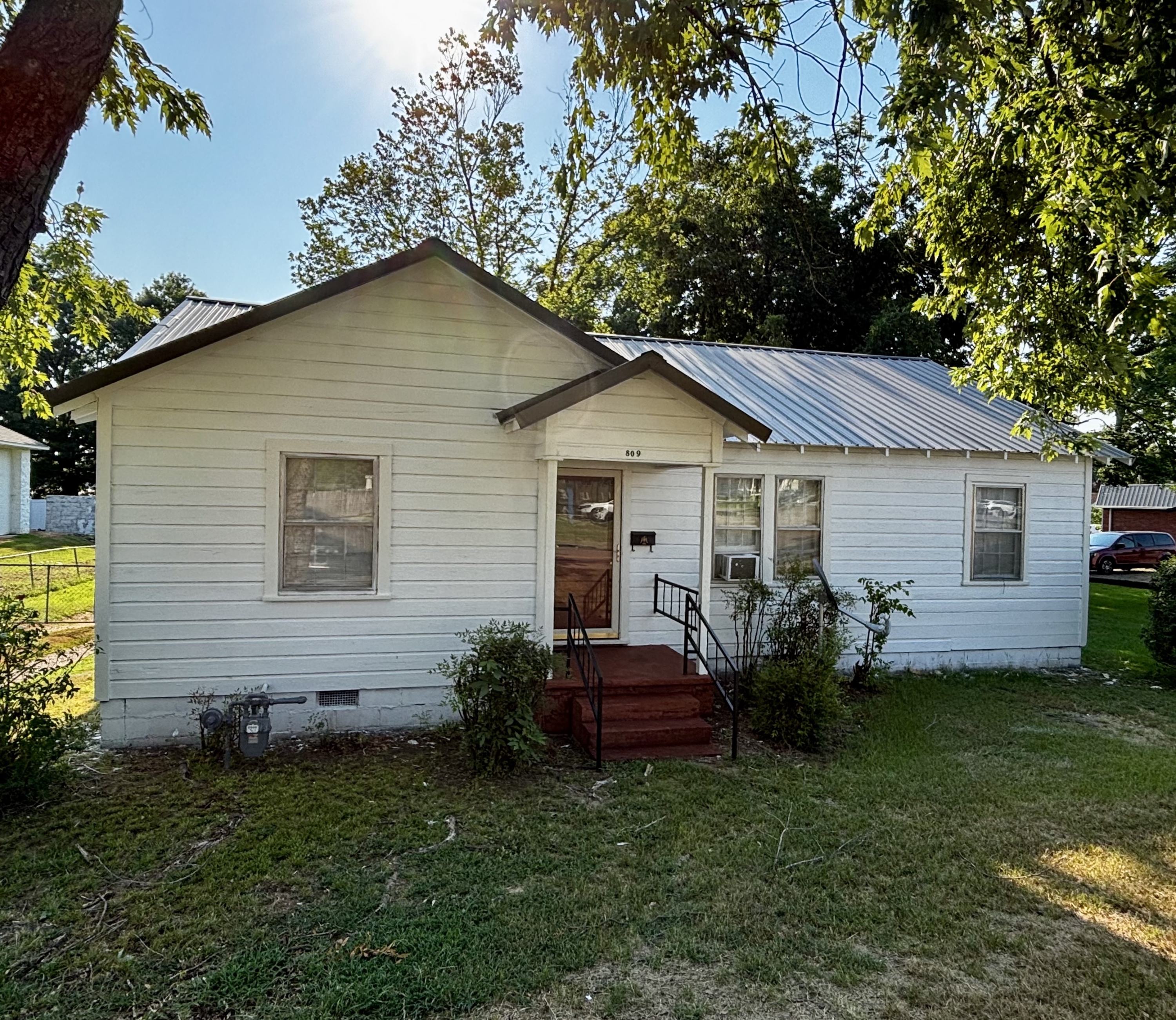Property main image